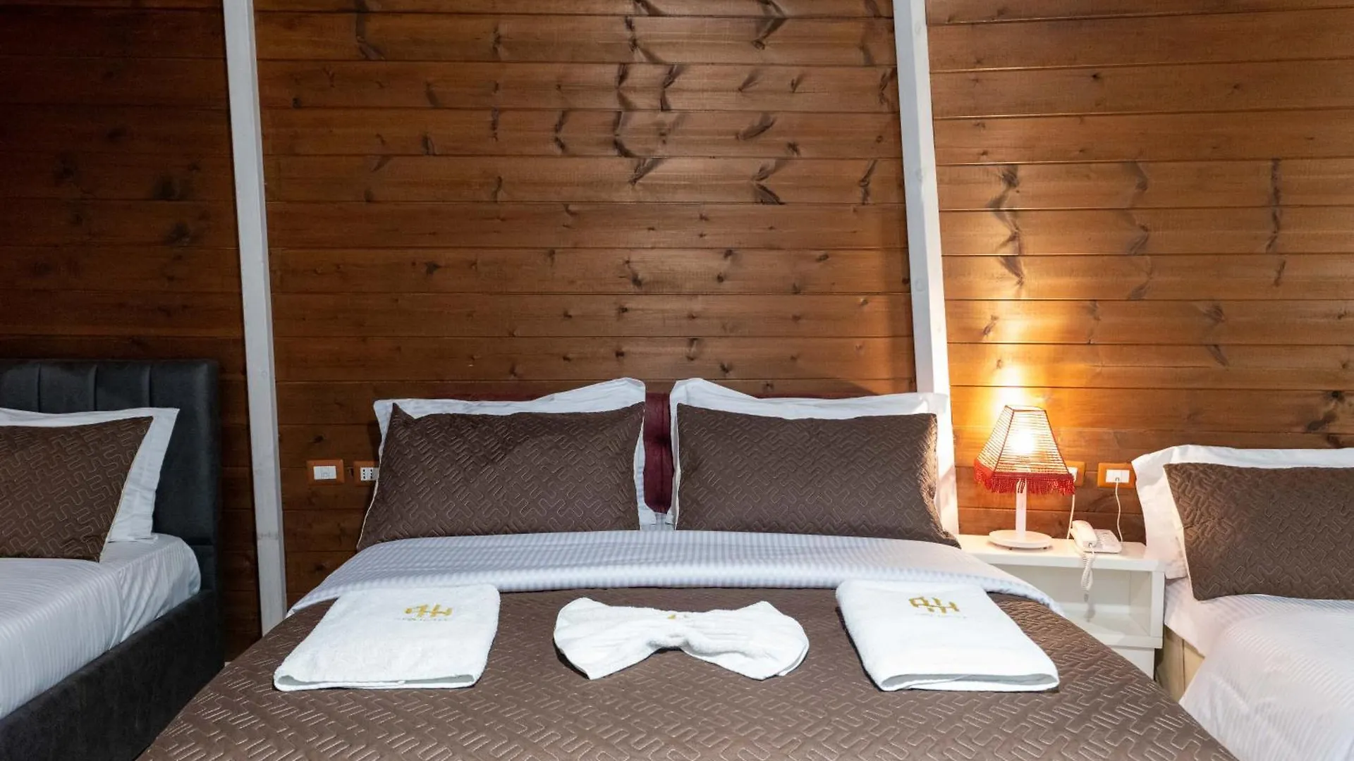 Hotel Aria Τίρανα