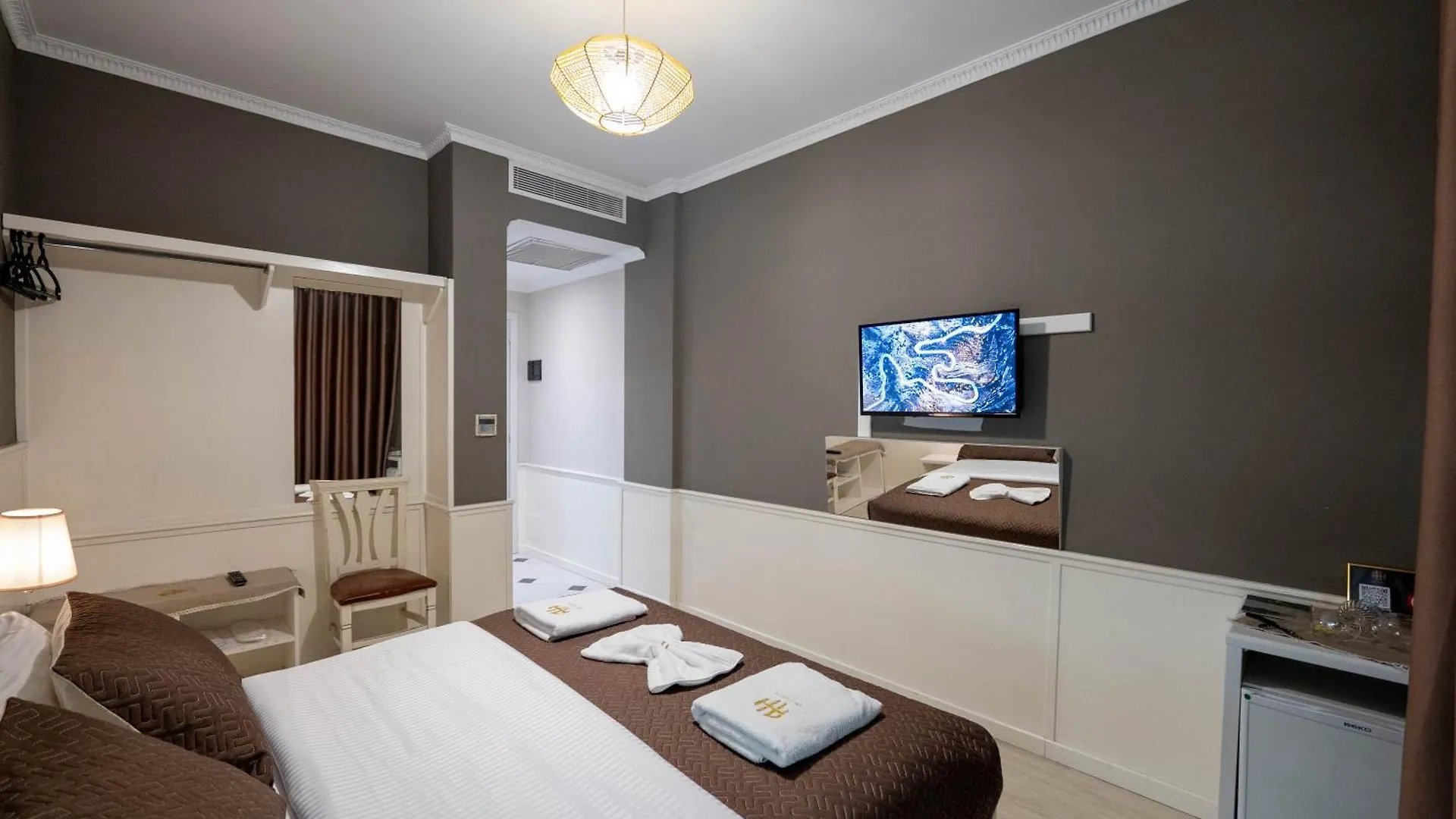 Hotel Aria Tirana 3*,  Albanië